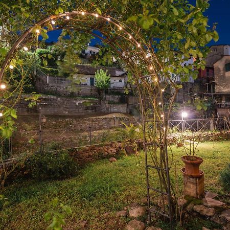La Casa Delle Pietre Parlanti - Casa In Pietra Ai Piedi Del Parco Delle 5 Terre Acomodação com café da manhã Biassa Exterior foto