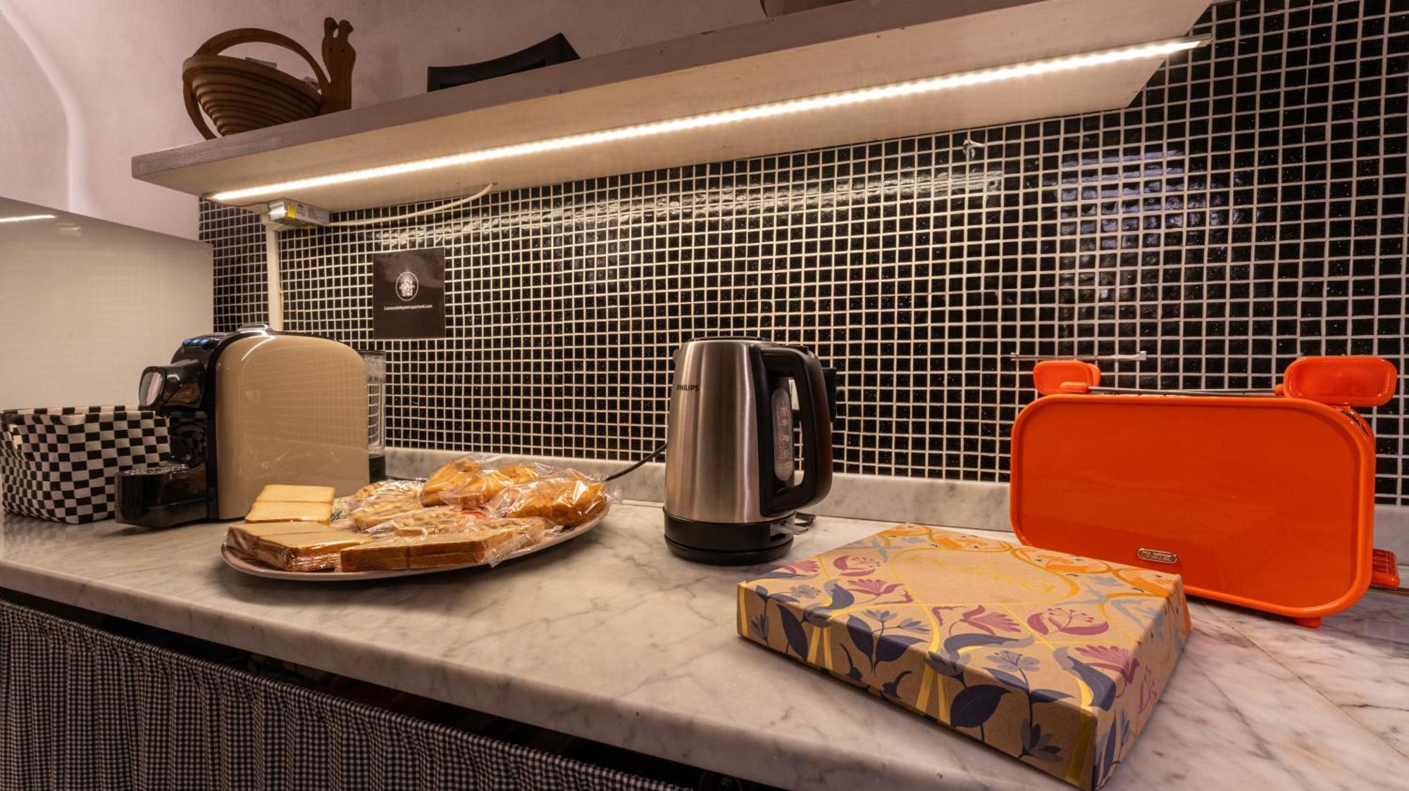 La Casa Delle Pietre Parlanti - Casa In Pietra Ai Piedi Del Parco Delle 5 Terre Acomodação com café da manhã Biassa Exterior foto