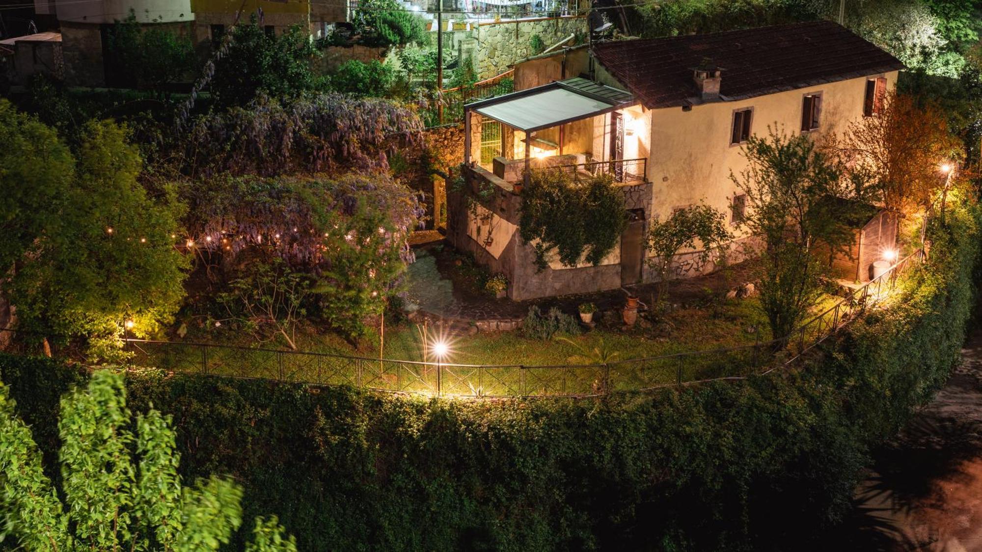 La Casa Delle Pietre Parlanti - Casa In Pietra Ai Piedi Del Parco Delle 5 Terre Acomodação com café da manhã Biassa Exterior foto