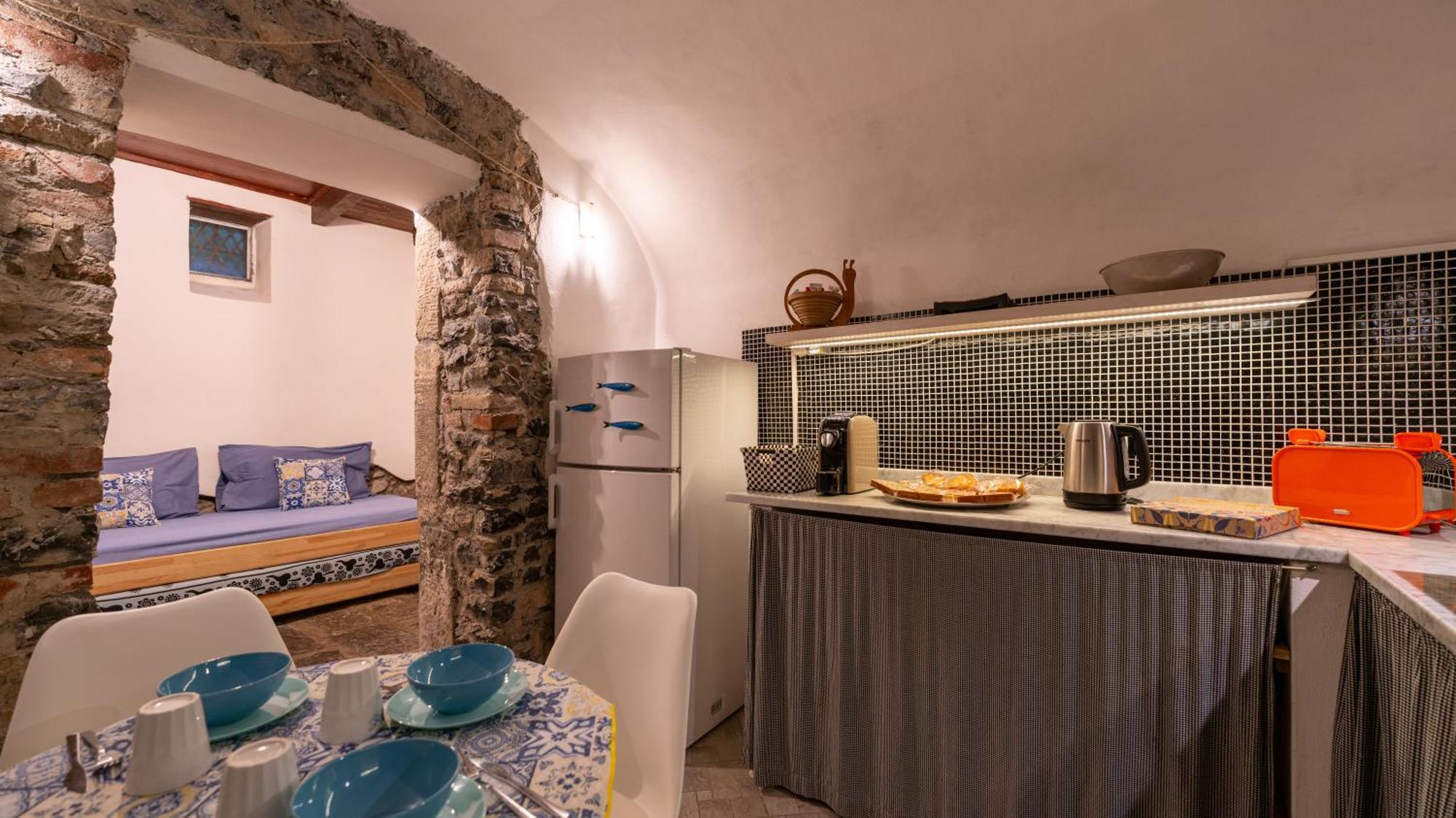La Casa Delle Pietre Parlanti - Casa In Pietra Ai Piedi Del Parco Delle 5 Terre Acomodação com café da manhã Biassa Exterior foto