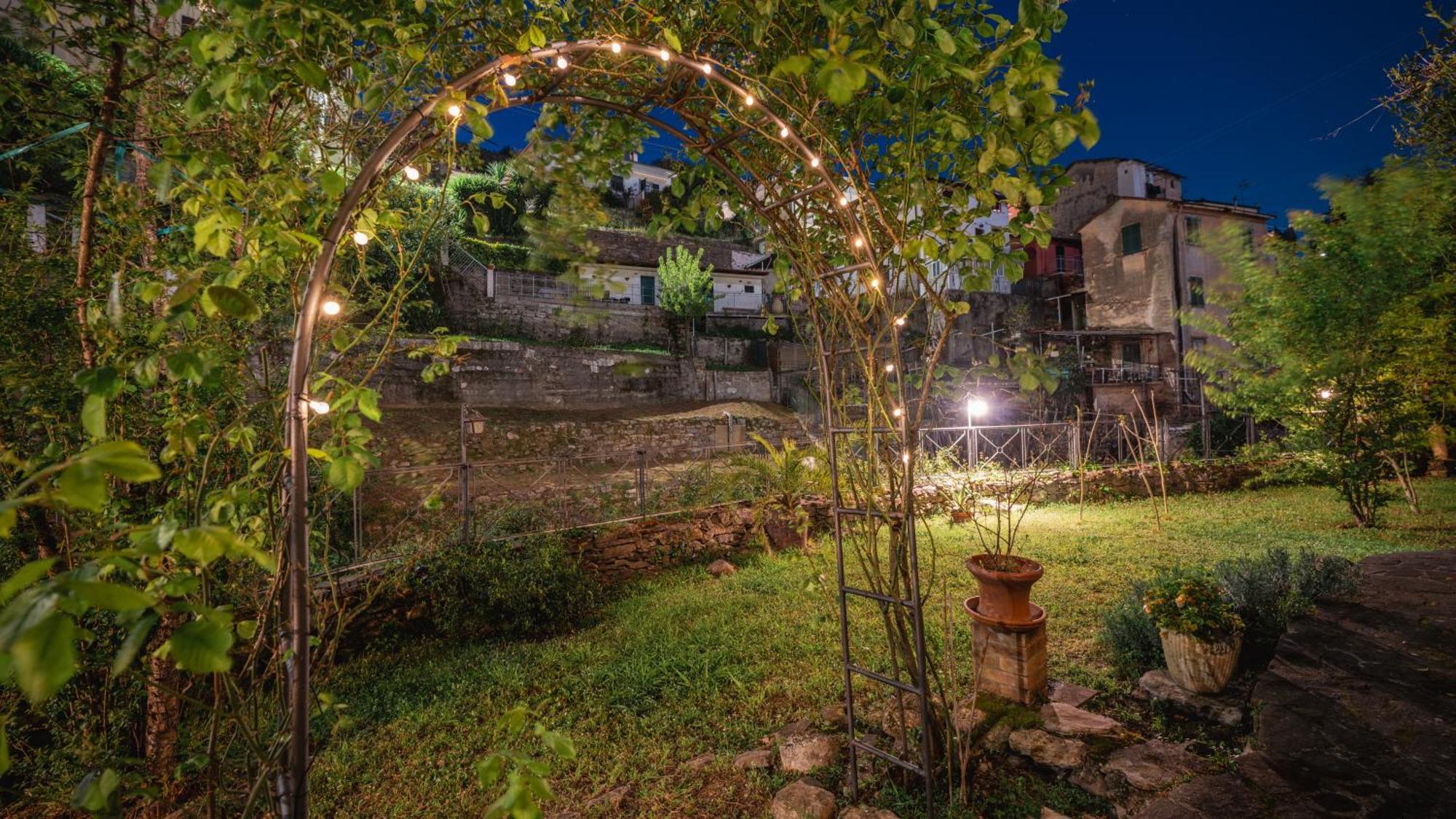 La Casa Delle Pietre Parlanti - Casa In Pietra Ai Piedi Del Parco Delle 5 Terre Acomodação com café da manhã Biassa Exterior foto